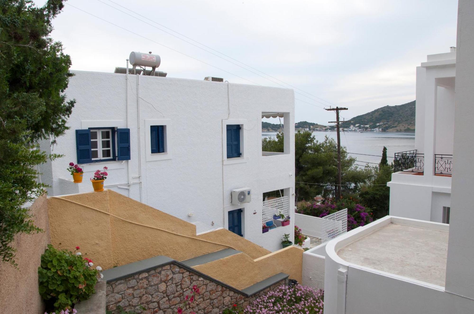 Tatsis Apartments Masouri Exterior foto
