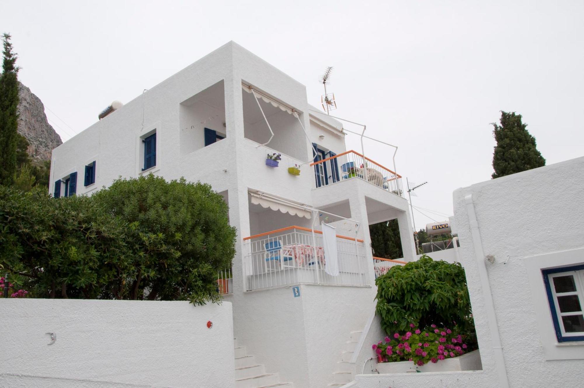 Tatsis Apartments Masouri Exterior foto