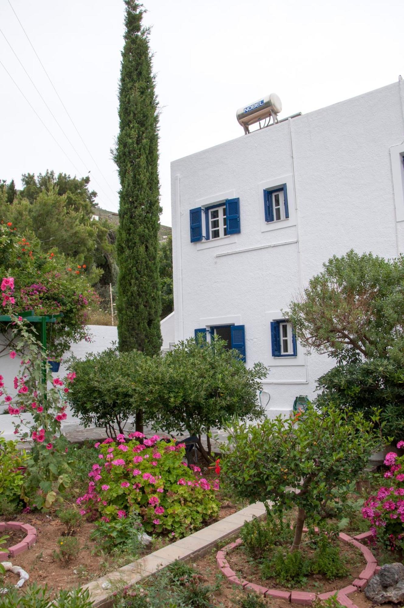 Tatsis Apartments Masouri Exterior foto