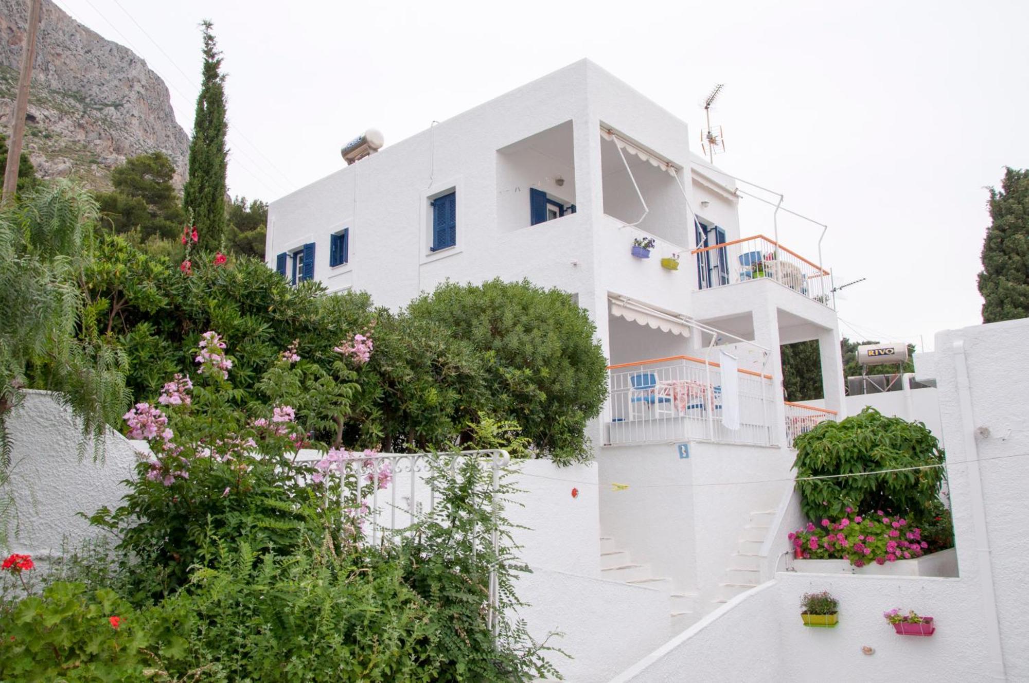 Tatsis Apartments Masouri Exterior foto