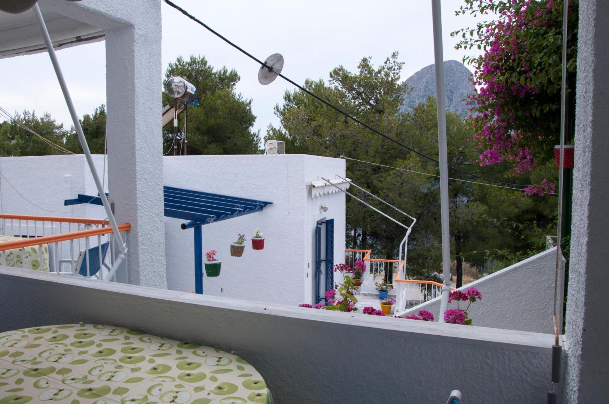 Tatsis Apartments Masouri Exterior foto
