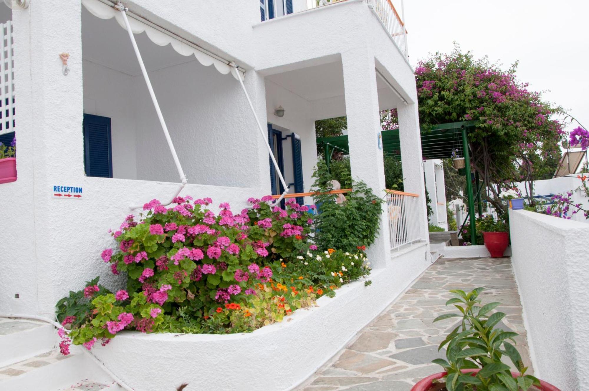 Tatsis Apartments Masouri Exterior foto
