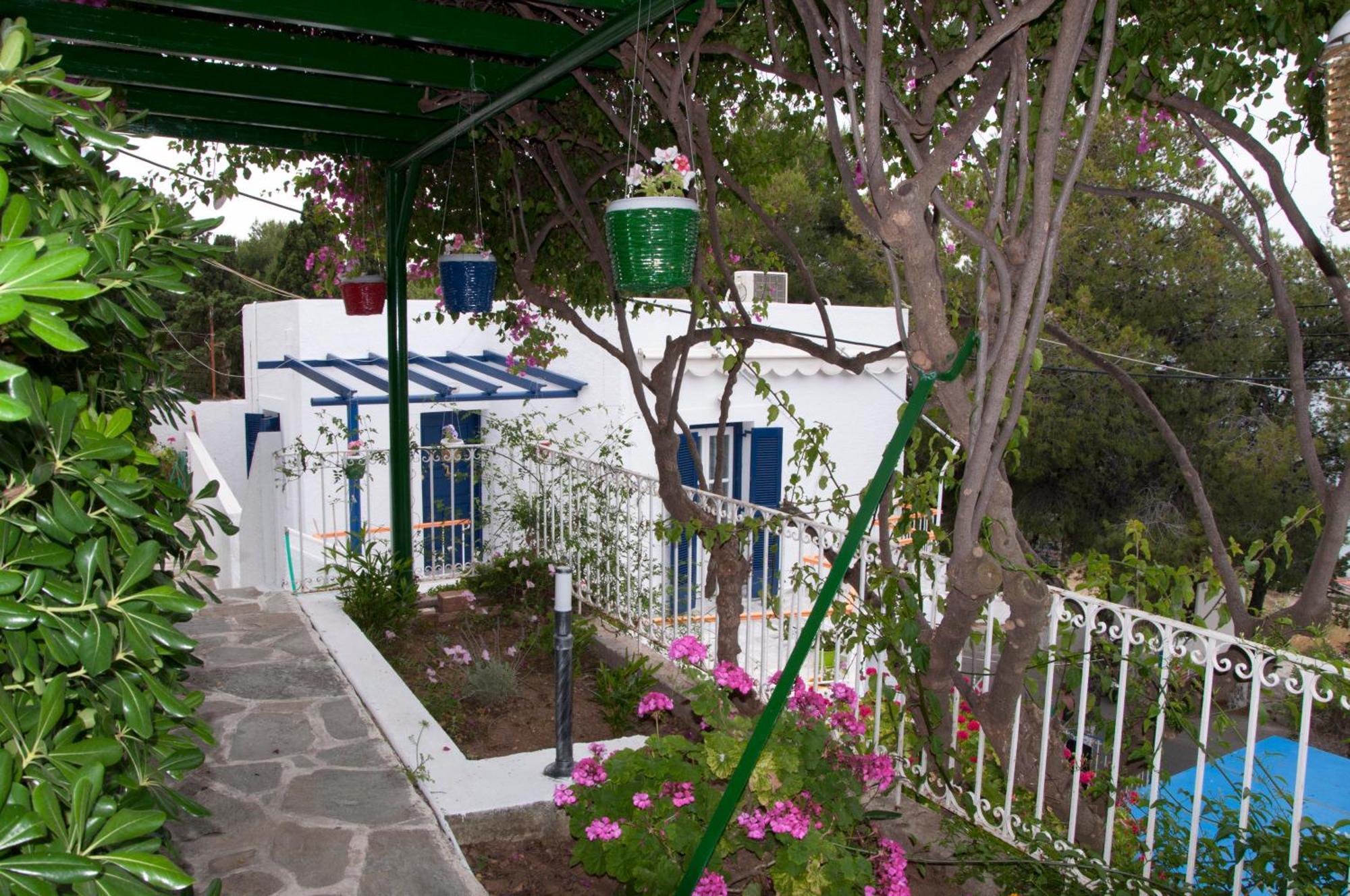 Tatsis Apartments Masouri Exterior foto