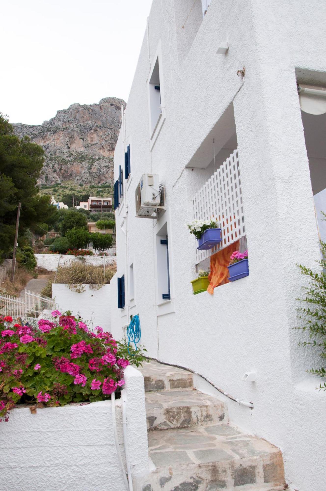 Tatsis Apartments Masouri Exterior foto