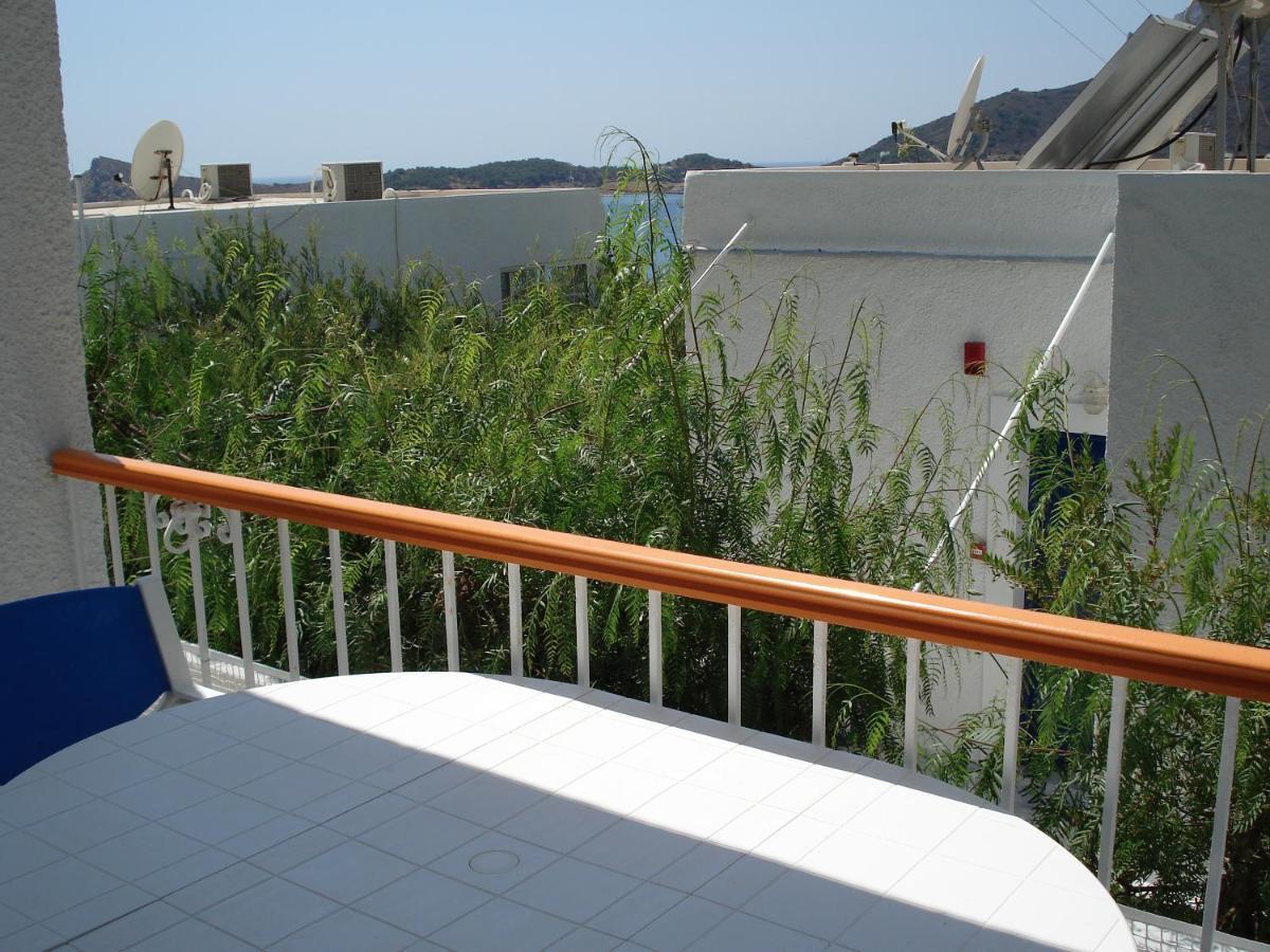 Tatsis Apartments Masouri Exterior foto